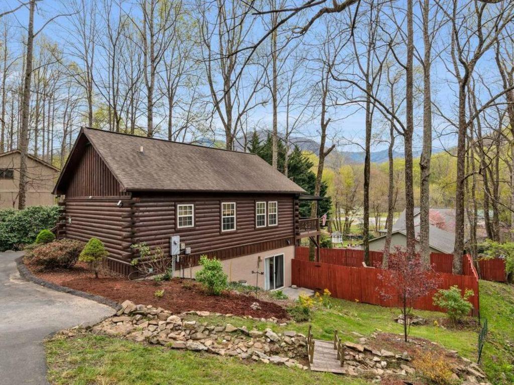 Soco Serene Cabin In The Heart Of Maggie Valley Exteriör bild